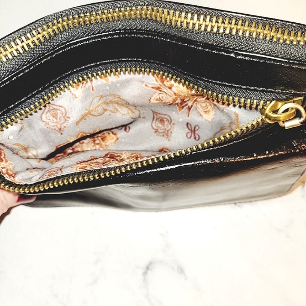 HOBO Shiny Black Distressed Leather Wristlet Wallet With Wanderlust Lining - Picture 3 of 11